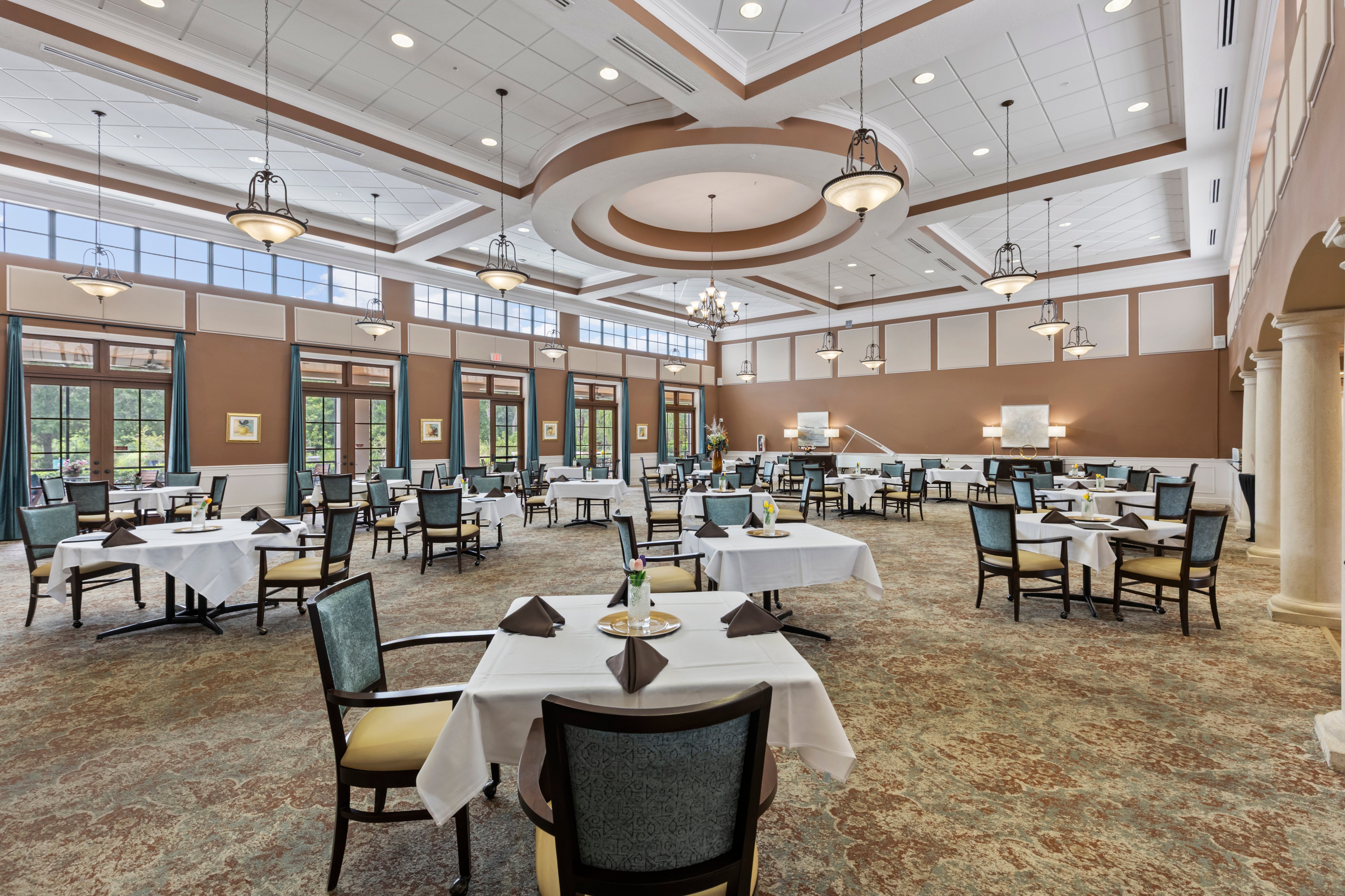 Discovery Commons South Biscayne dining room