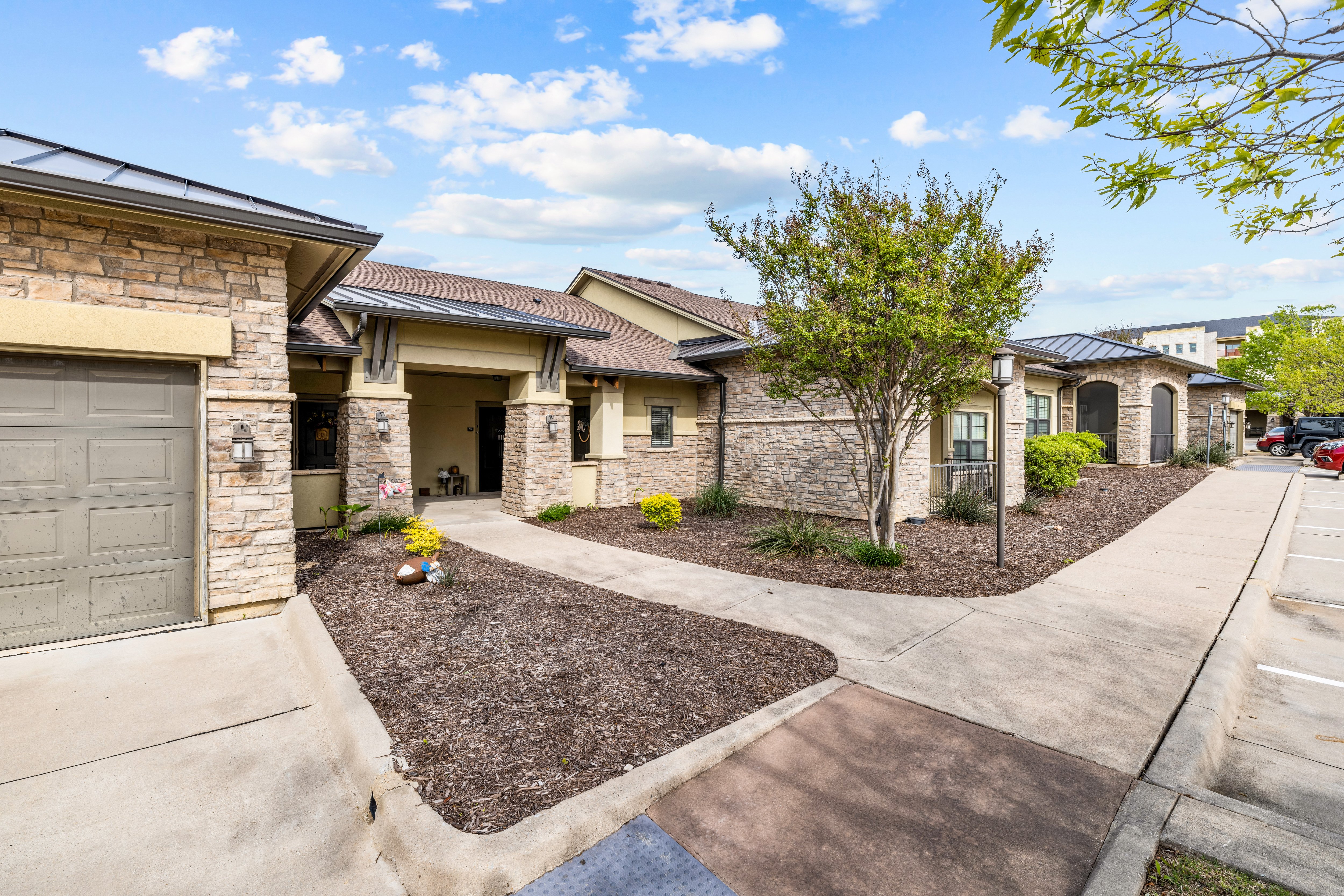 Discovery Village Twin Creeks apartment home exterior